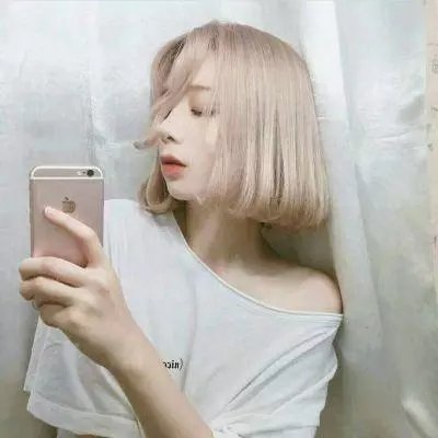 白衣侠女